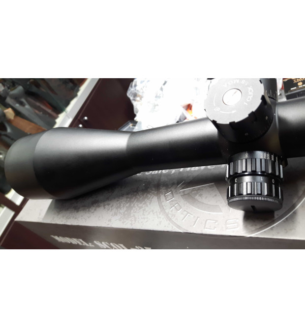 Vector Optics Titan 4-48x65 Usato