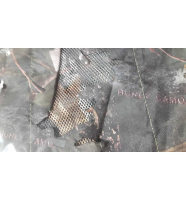 Completo mimetico retato con foglie