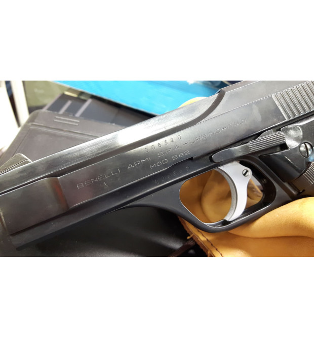 Benelli B82 cal. 9x18