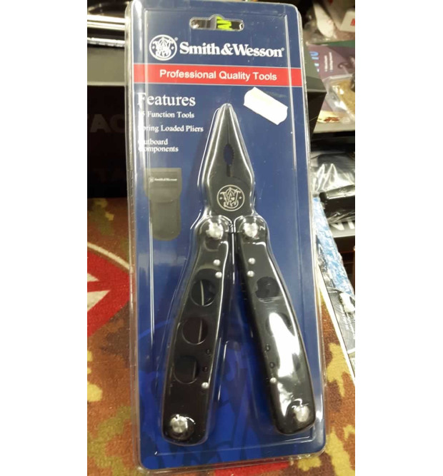 Smith & Wesson multiutensile Smith & Wesson multiutensile